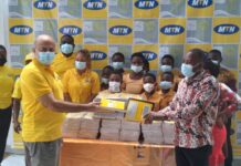 Amankwatia M/A Primary receives 1,000 books from AshCell Amankwatia M/A Primary