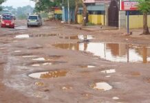 VIDEO: Another Demonstration Hits Ashaiman Over Bad Roads—MCTV Ghana Reports fix all poor roads