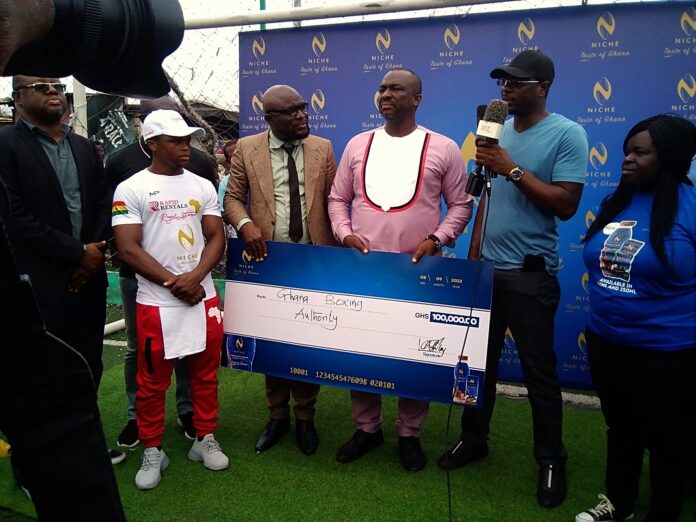 Isaac Dogboe presents 100k to GBA