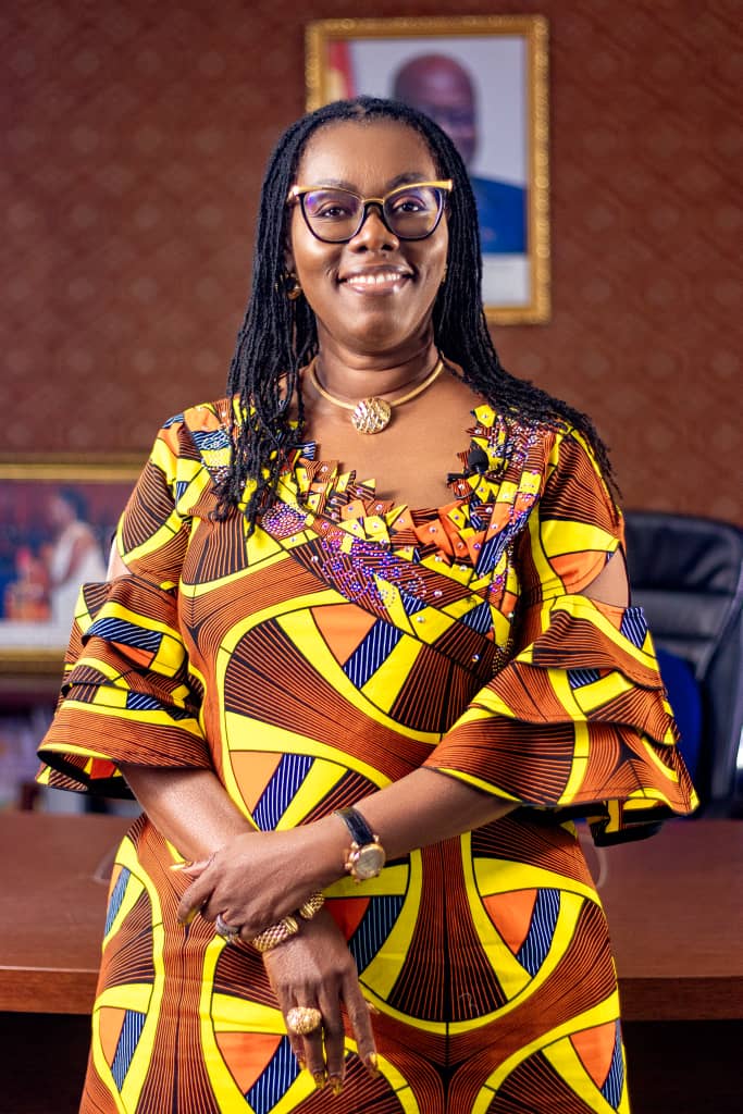 Elizabeth Ohene: Kente - the Ghanaian cloth that's on the catwalk -  MyJoyOnline