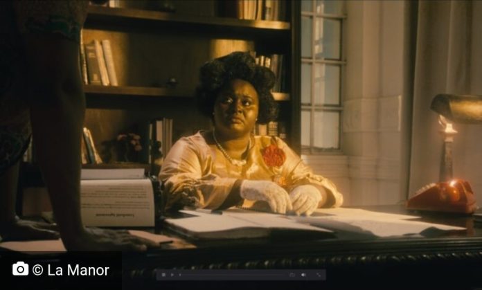 A scene from La Manor series