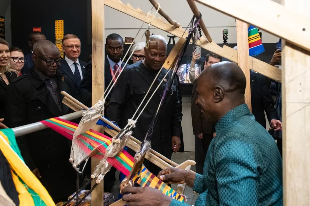 Ghana Kente In Moscow